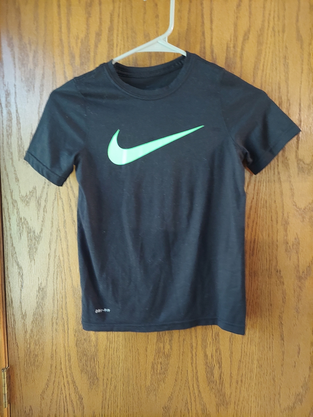 Nike Dri-FIT Boys Black Short Sleeve Graphic T-Shirt - Small (S)